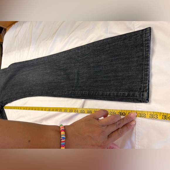 7 For All Mankind NWT Straight Leg Black Studded Jeans Size 26 - Picture 13 of 14